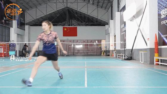 悦悦教练羽毛球鞋测评,悦悦教练羽毛球