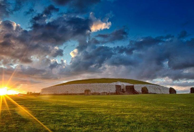 墓和冢的埋葬对象,墓葬有几种埋葬方式