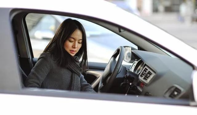 驾照模拟考试科目一c1,驾照考试科目一模拟考试技巧视频