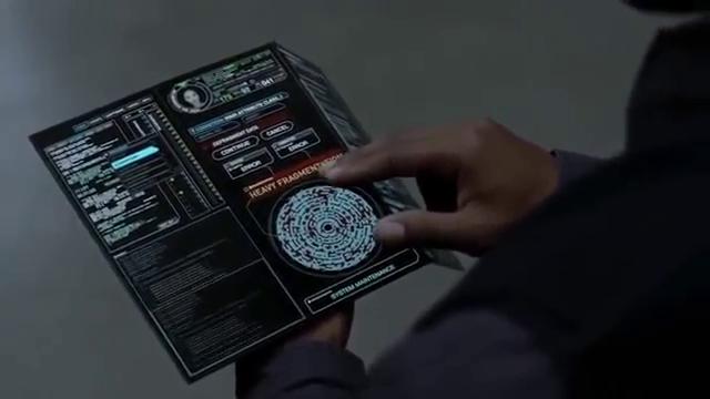 这段时间被折叠手机刷屏，其实这部美剧早就预言了，还是三折叠机