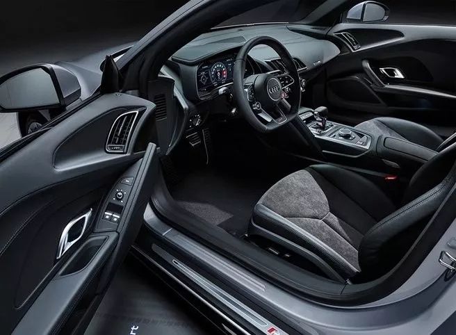 奥迪r8vs奥迪ttrs,全新奥迪tt与奥迪r8