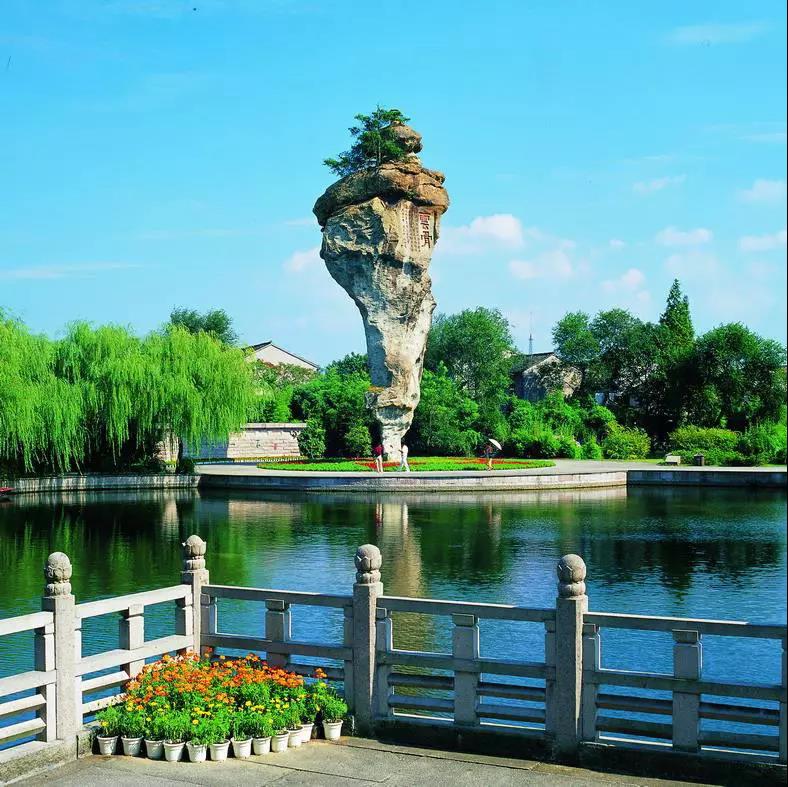 鲁迅笔下的鲁镇是什么样的地方,鲁迅小说中的鲁镇是个怎样的地方