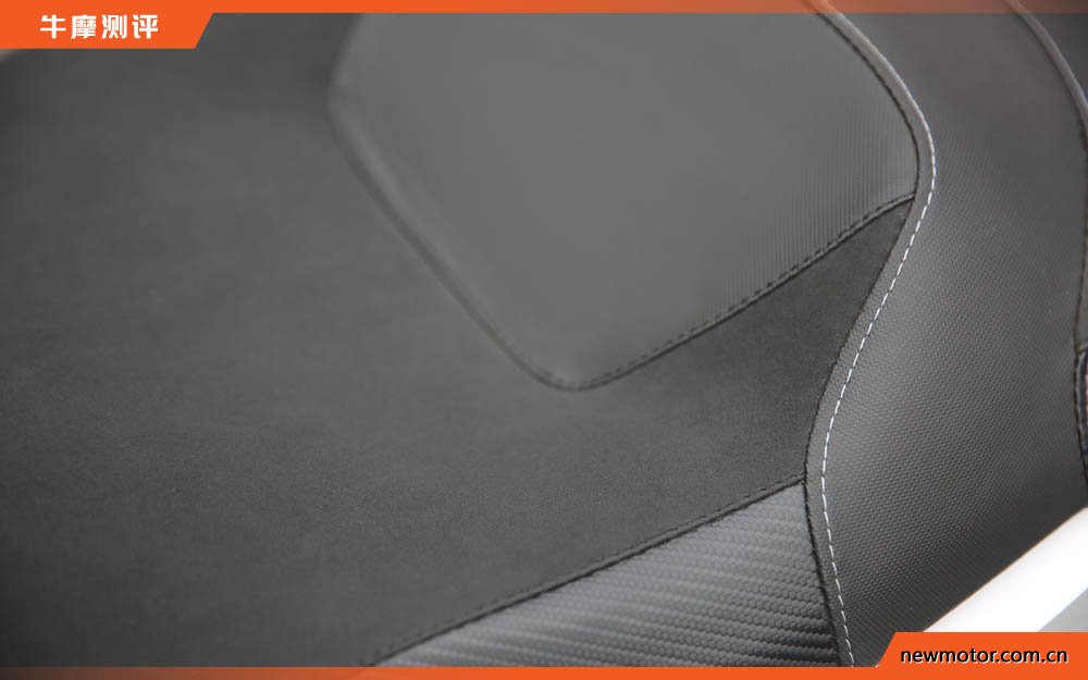 油箱17升续航可达400公里,最佳国产踏板摩旅车