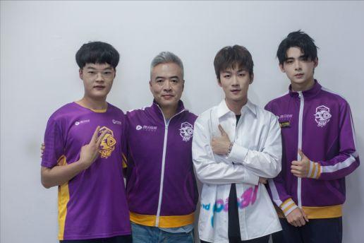 前央视新闻主播,央视以前主持人分享生活