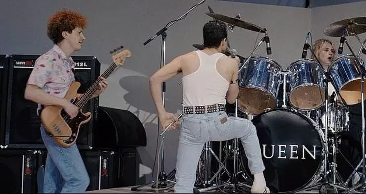 波西米亚狂想曲经典,波西米亚狂想曲最经典的版本