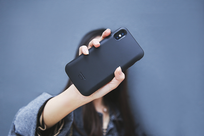 苹果背夹式充电宝4.7寸和5.5寸区别,传统充电宝好还是背夹式好