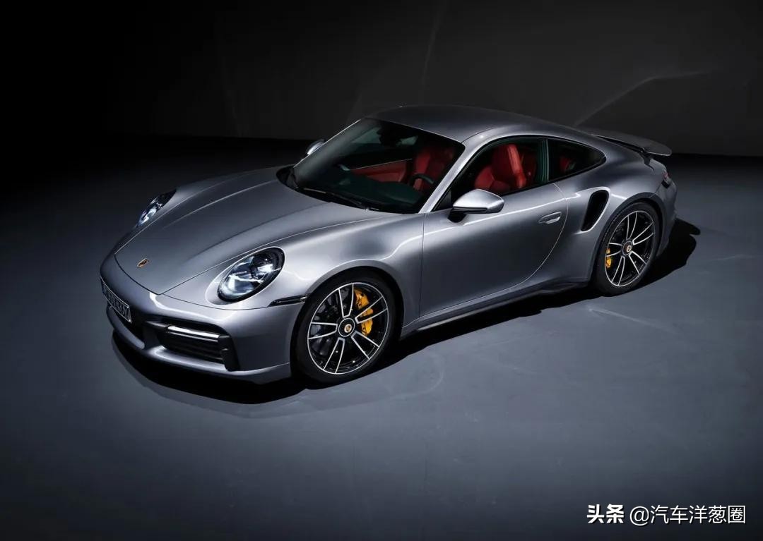 宝马发布全新车标,宝马蓝天白云标改黑白标