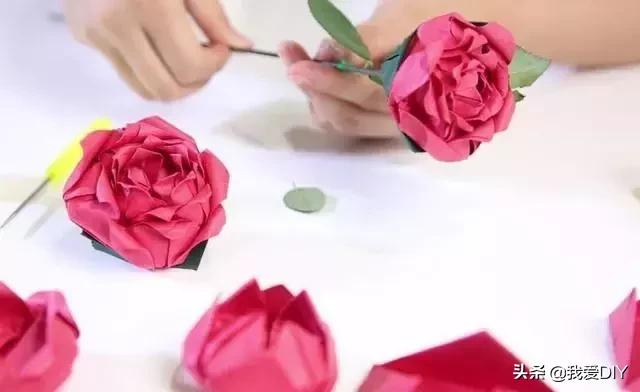 好看好折的玫瑰花,花店手工玫瑰折法