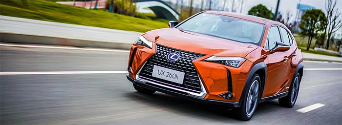 2.0L混动四驱，试驾雷克萨斯UX后，告诉你什么是雷式豪华生活方式