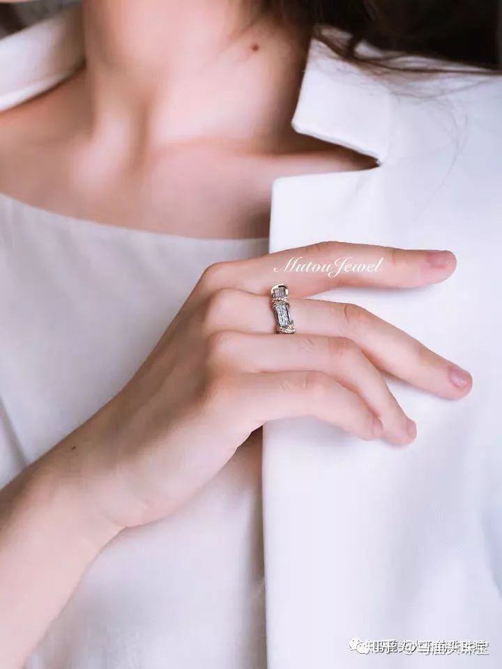 马鹿头珠宝（楚雄丹麓小镇）：18K金、足金、千足金、铂金等