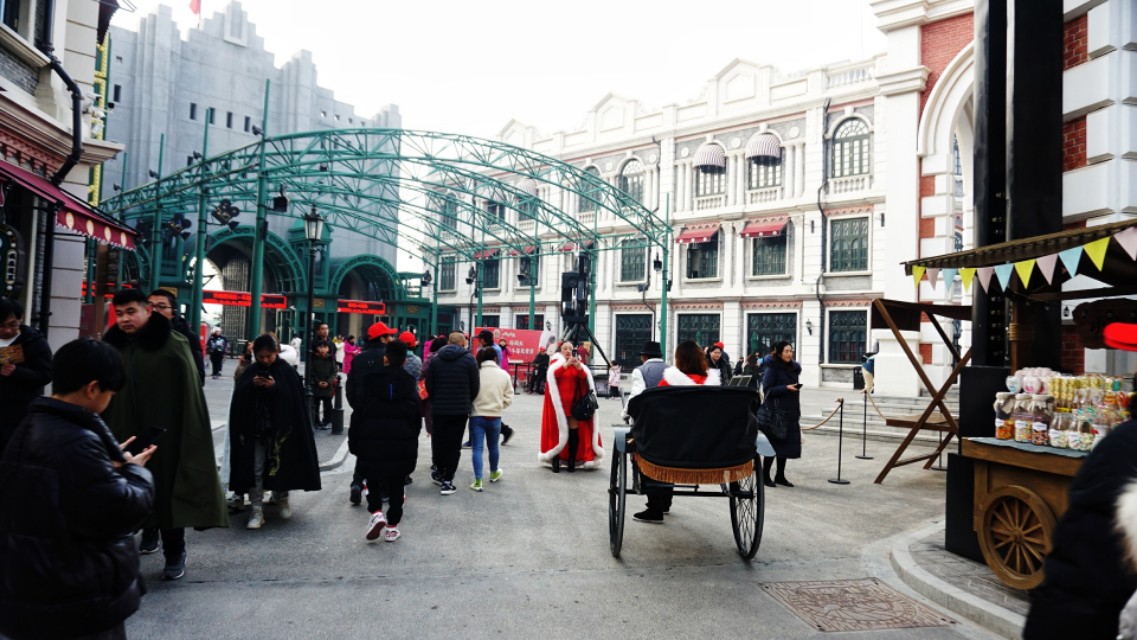 中原穿越时空夜游建业电影小镇,郑州建业电影小镇下午去游玩