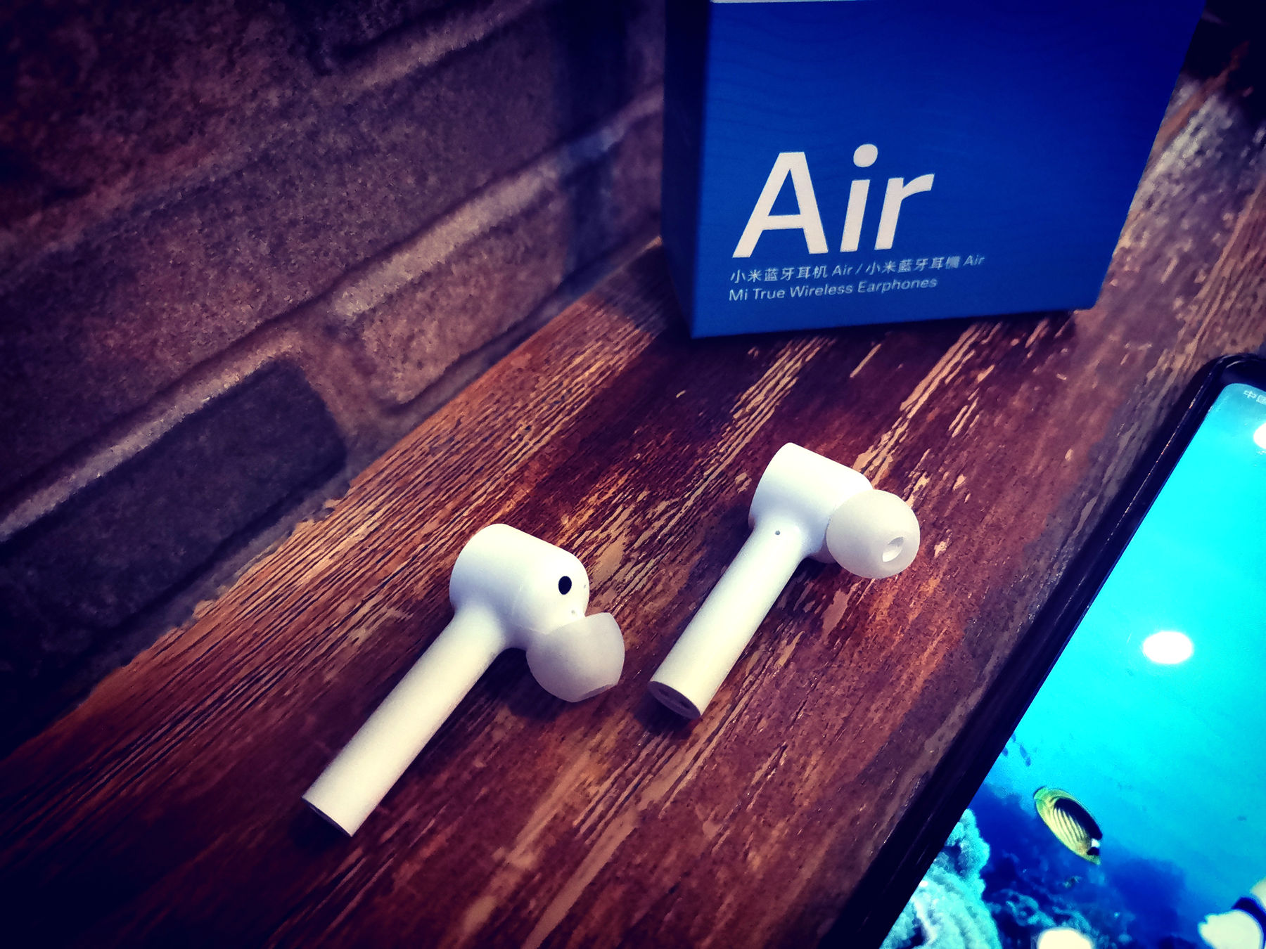 小米蓝牙耳机和苹果airpods2测评,小米蓝牙耳机对比苹果airpods