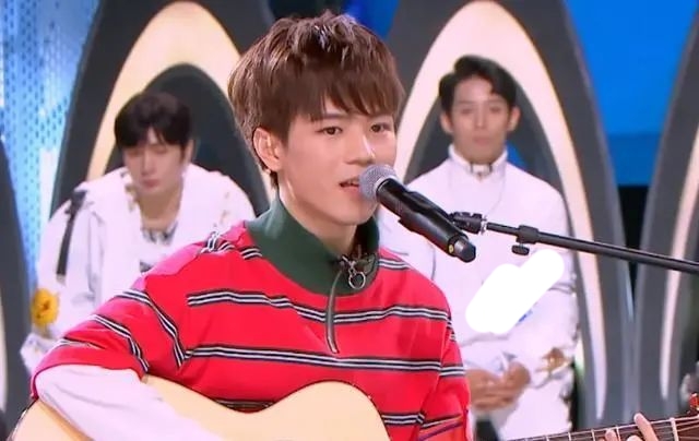 变形计杨桐网红现状,变形计戴眼镜杨桐现状