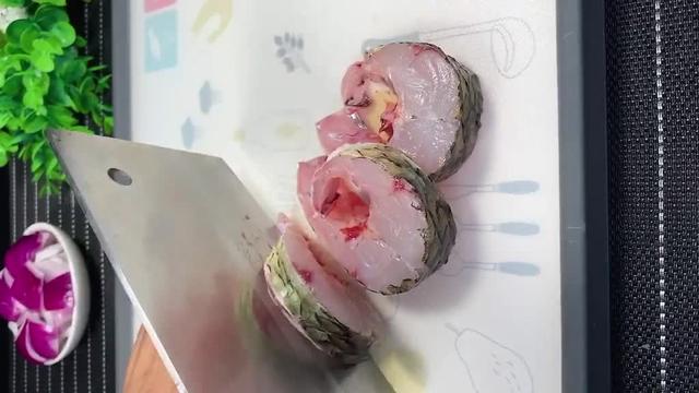 砂锅烧草鱼怎么炖简单又好吃,砂锅草鱼的简单家常做法视频