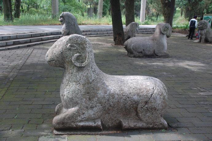 孔林是最大的氏族墓地吗,孔林最大墓葬群