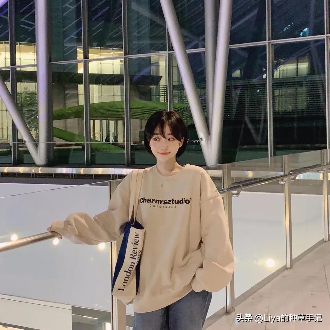 衬衣九分裤今春王炸cp巨洋气,卫衣小白鞋今秋王炸组合超洋气