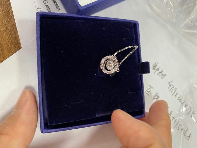 为女朋友挑选礼物很难过,为女朋友挑选心仪珠宝