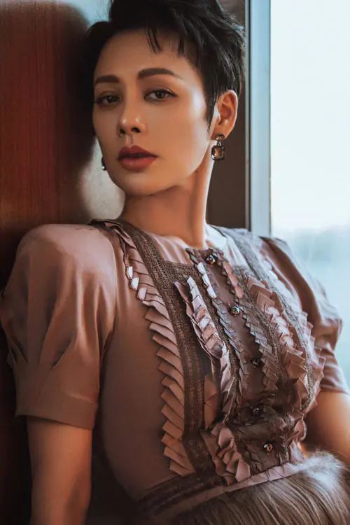 浪姐幕后爆料送礼物,黄晓明宣传浪姐