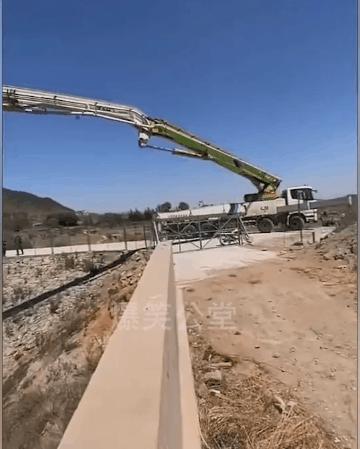 文能提竿安天下，武能执叉斗鳄鱼：鱼竿在手，万物皆有？