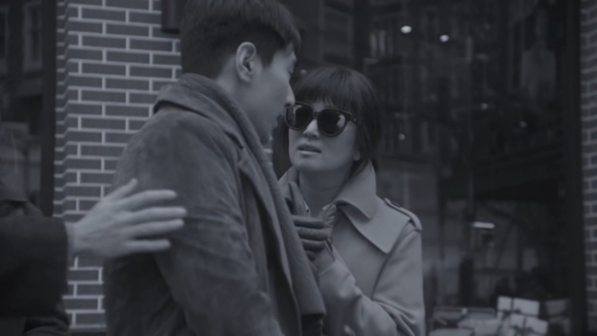 56岁巩俐与37岁赵又廷有吻戏，画面浪漫又唯美，网友：毫无违和感