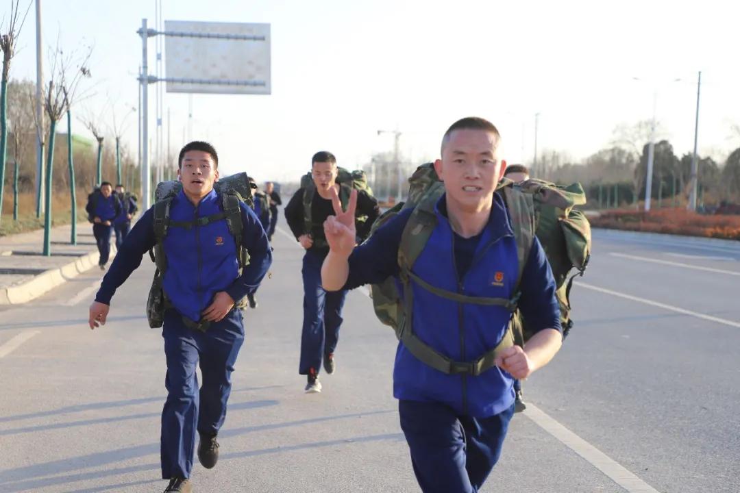 以练为战锤炼过硬本领以考促训,政治轮训结训