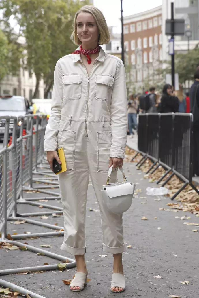 丝巾过时不,丝巾系的不只是精致时髦更是品味