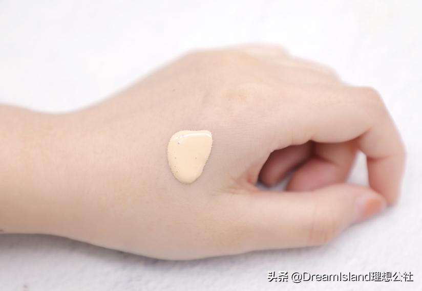 秋冬水润的粉底液,秋冬水润持妆粉底液