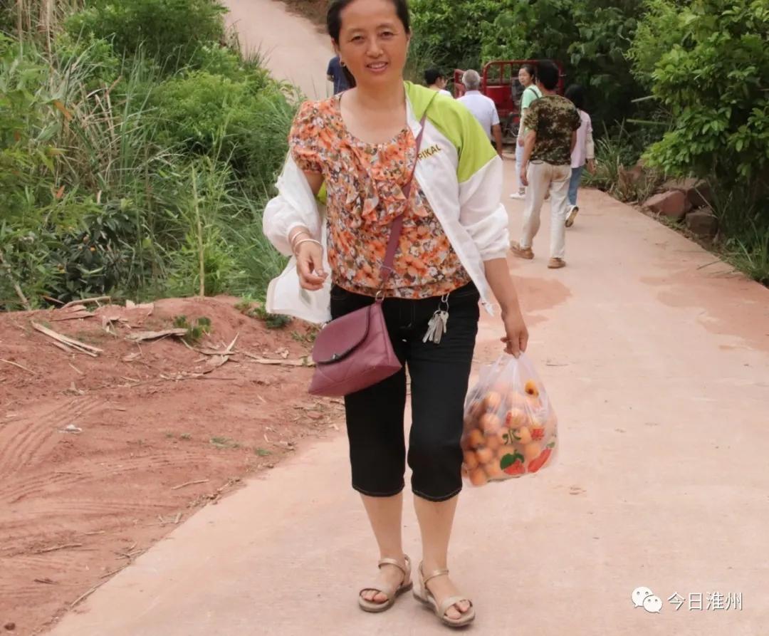 淮口好玩,金堂淮口枇杷