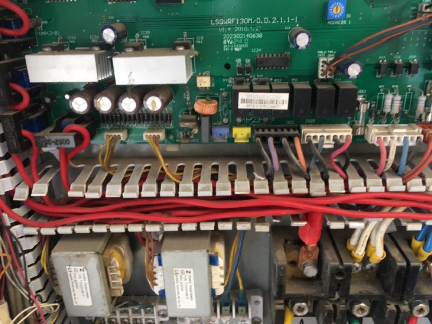 美的空调e1故障维修大概多少钱,美的5p空调e2是什么故障