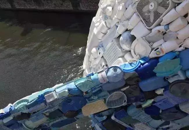 人类到底吃了多少塑料鱼？“深海勇士号”首次曝光海底巨型垃圾场