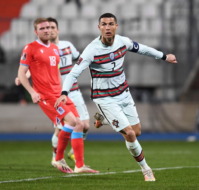 世预赛c罗遇门线悬案,世预赛三场