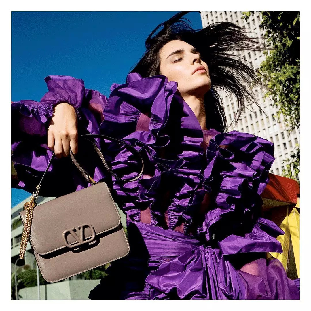 我的胸，我的手指，我的脚腕……都需要一只包包