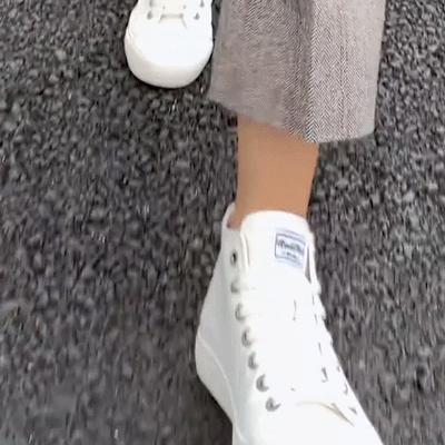小白鞋推荐英伦风,经久耐穿的小白鞋