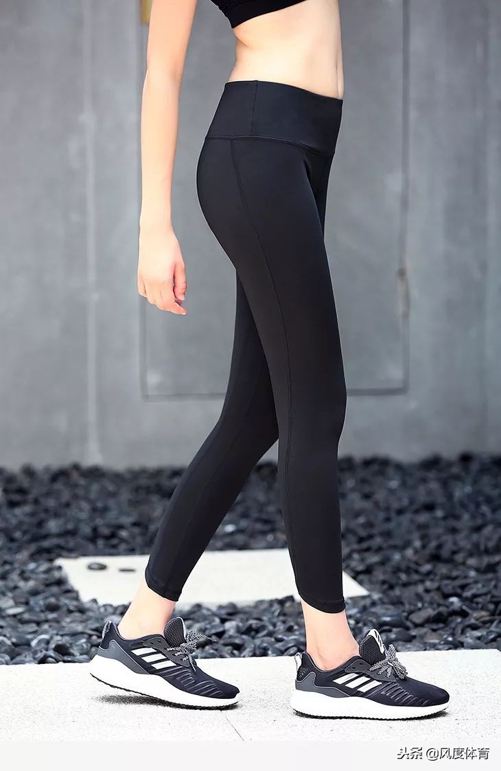 怕冷又想穿得好看,天气冷了连帽卫衣怎么穿