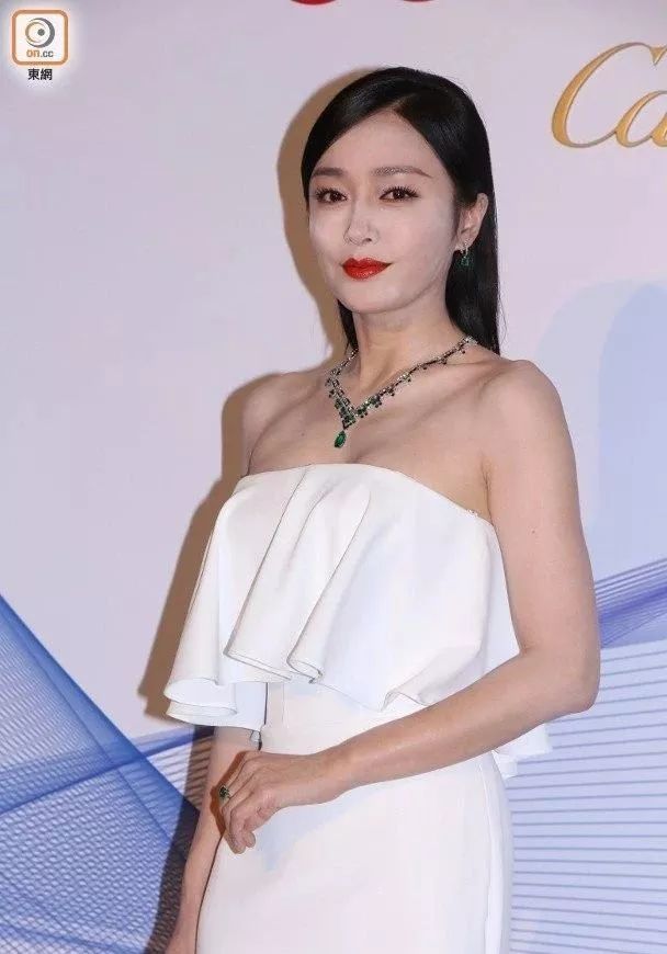 给大家推荐一个超级好用的散粉,选择一款最好用的散粉