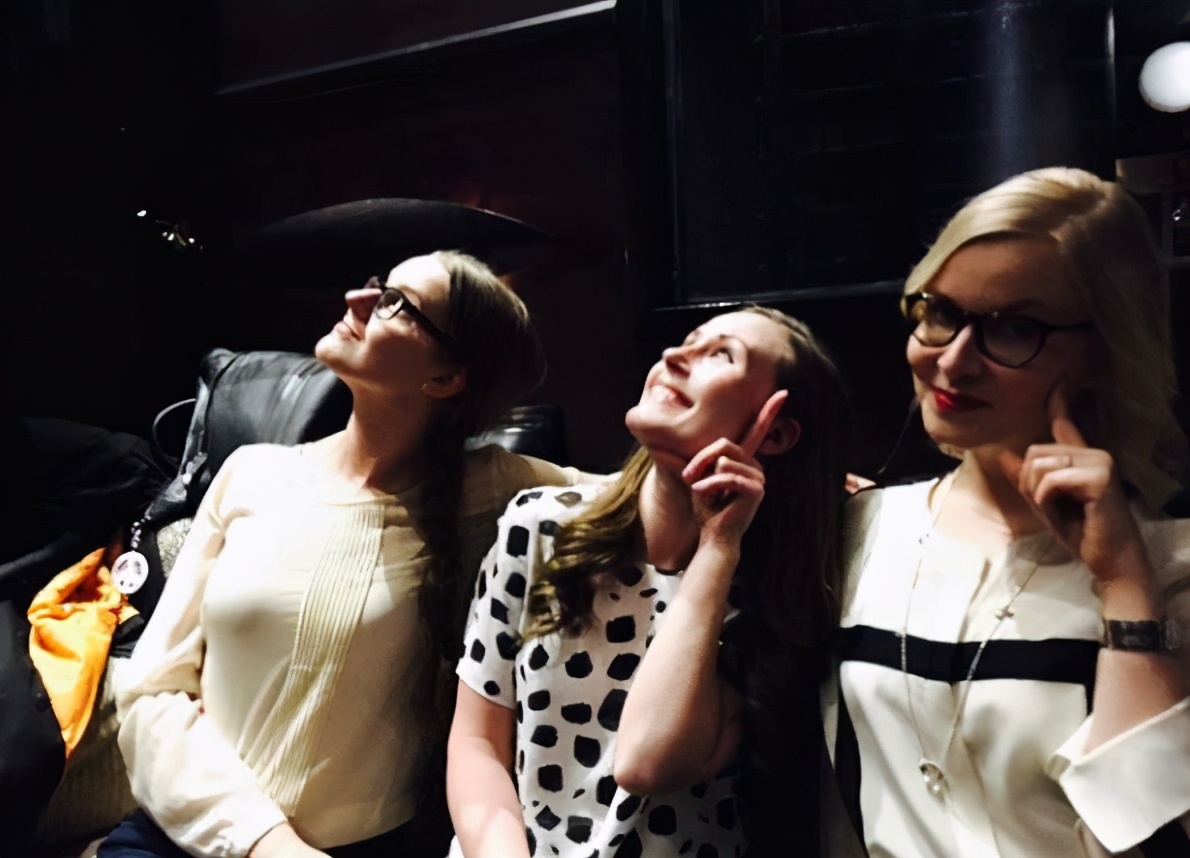 芬兰女总理拍露胸写真被喷辱国！她凭什么成为世界最年轻女总理？