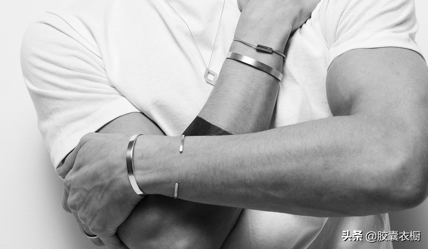 最会穿衣风格的男人,穿衣简单有气质的男人
