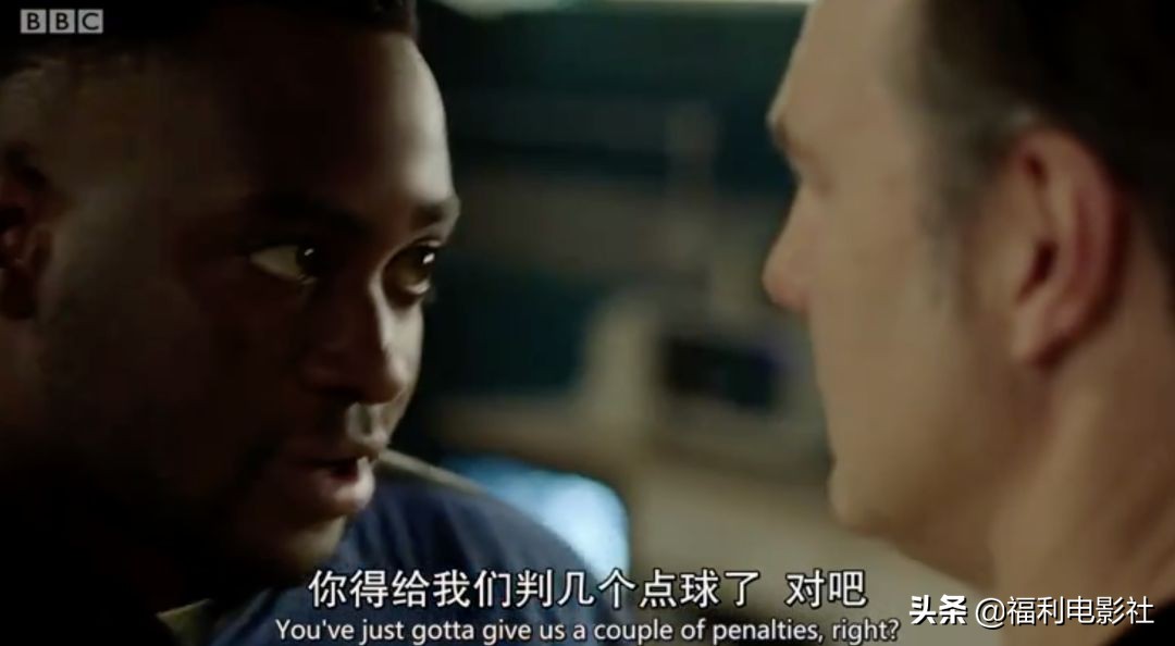 英国足球裁判吹黑哨,英国人为了看球有多疯狂