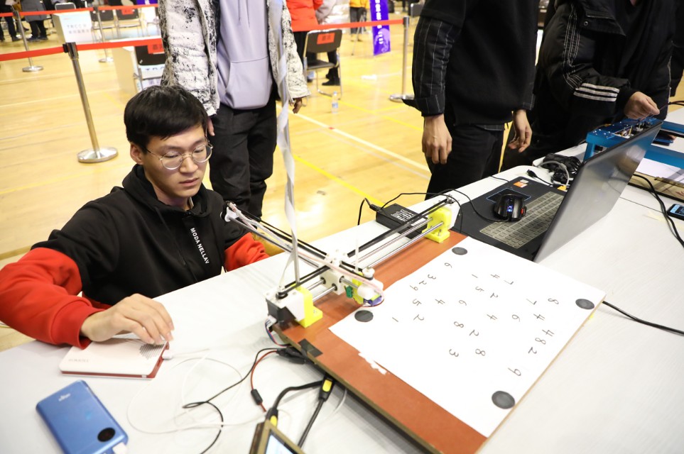 600支赛队博弈科技和创意TRCC第八届全国机器人创意设计大赛举办