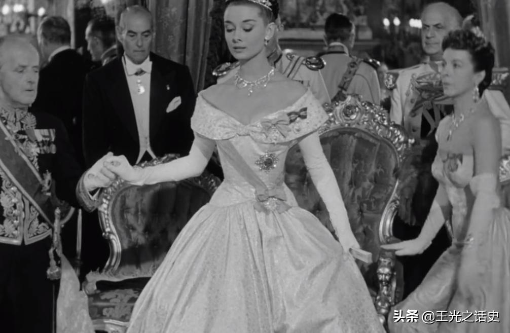 奥黛丽赫本成熟时期电影简介,1953年赫本《罗马假日》