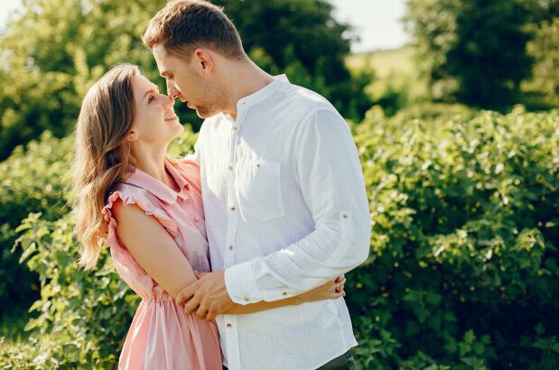 如何让女生给自己一个亲密称呼,怎么说话让女生小鹿乱撞