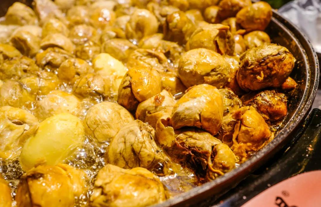 附近步行街美食推荐3-4人餐,人均30就能在江边尽享美食