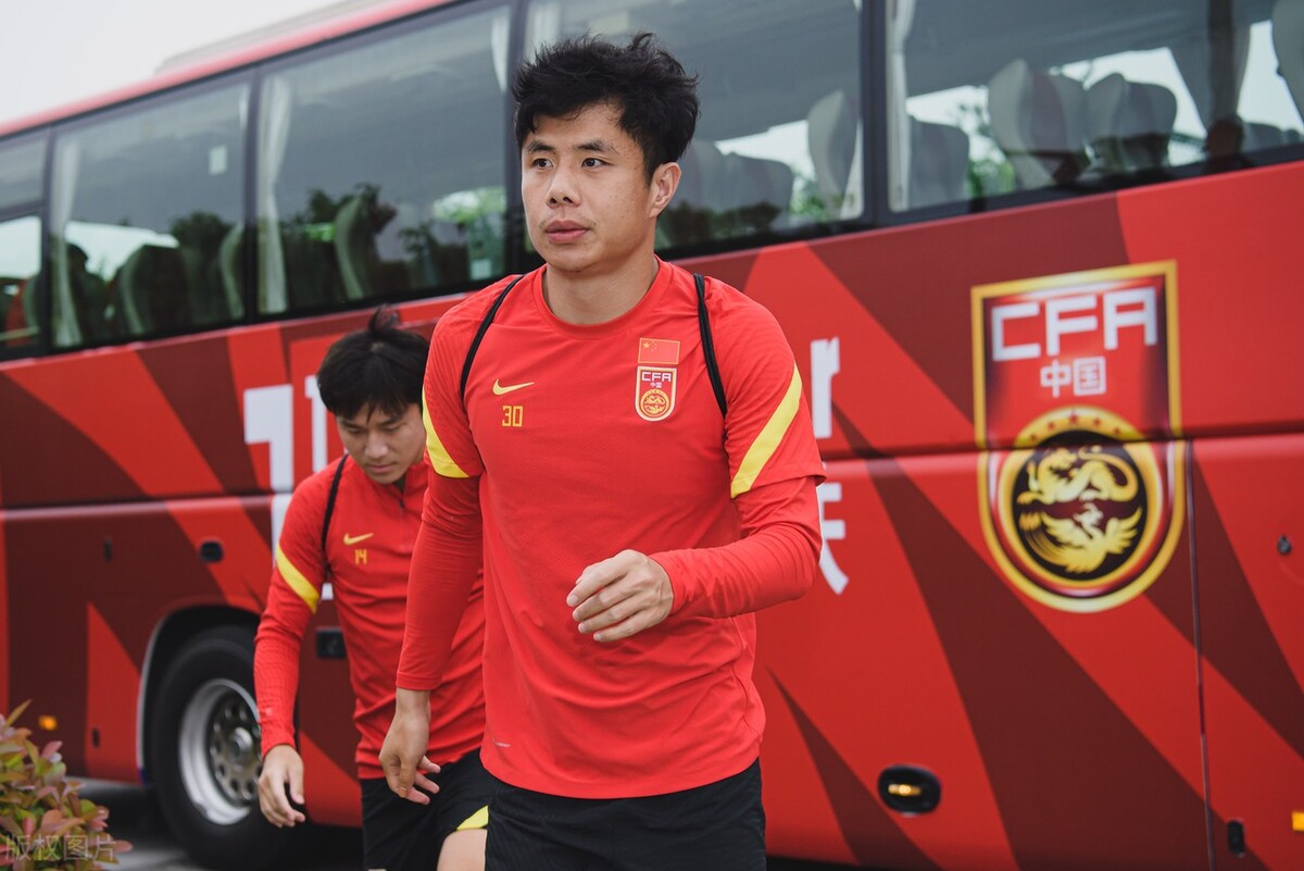 蒿俊闵三哥回家接地气,偶遇三哥蒿俊闵