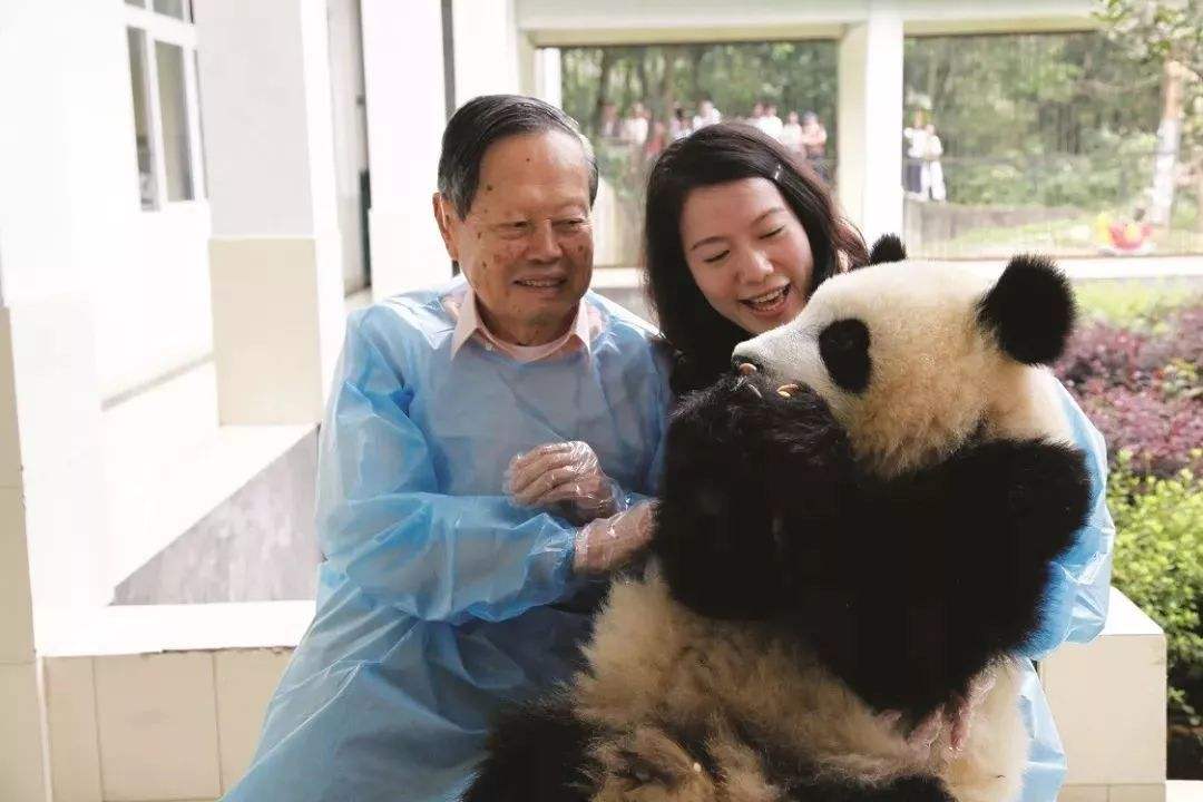 世界杰出青年科学家奖杨振宁,锵锵三人行杨振宁先生的家国情怀