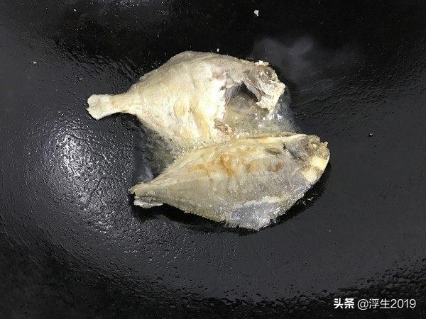 鲳鱼又简单又好吃的做法,鲳鱼这样做好吃又营养全家都爱吃