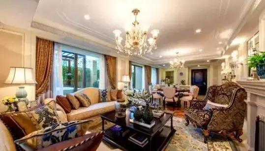 客厅木地板窗帘搭配,窗帘地板沙发颜色搭配技巧