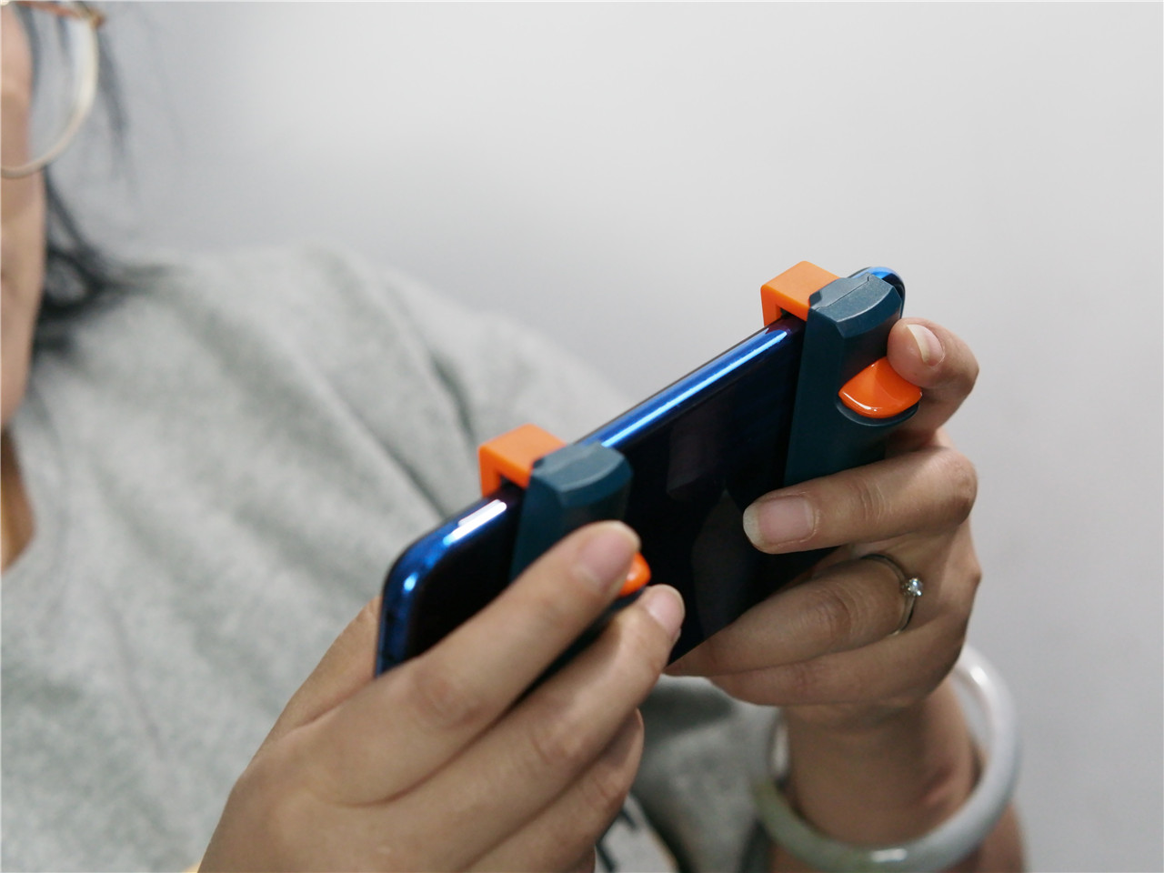 开黑吃鸡神器北通j1上手体验,北通j1手游按键怎么用