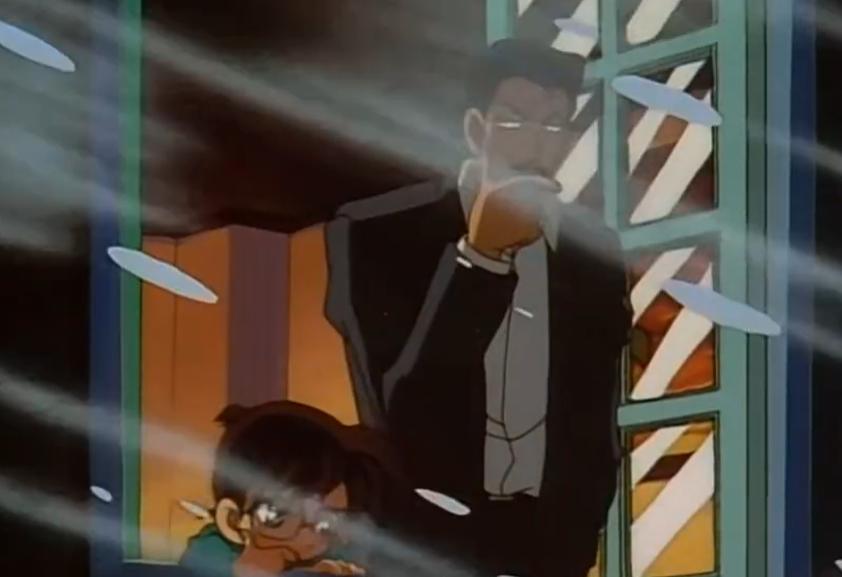 《柯南》：不要招惹医学生，教授因一篇论文被仇杀，死法极其痛苦