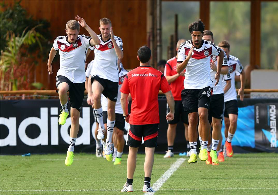 德意志精神的正面诠释：德国足球的崛起，及后来的“伯尔尼奇迹”