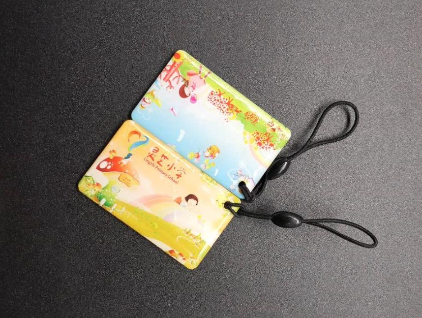 接送卡幼儿园卡套带手环,幼儿园接送卡迷你卡套